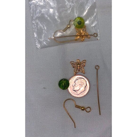 Assorted Jewelry Making Beads & Findings Set With Floral Glass Beads Gold Findin - Picture 3 of 4